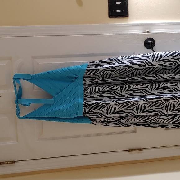 Size 3x maxi  halter dress. - Picture 1 of 6